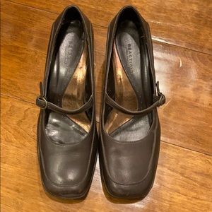 Kenneth Cole strappy brown leather Mary Janes